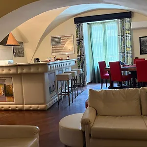 Loft Piazza Universita , Catania Italy
